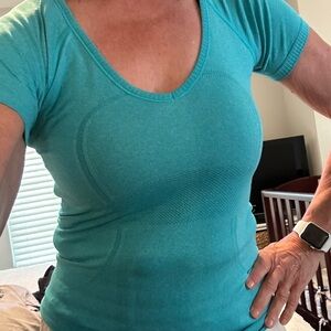 Lululemon top